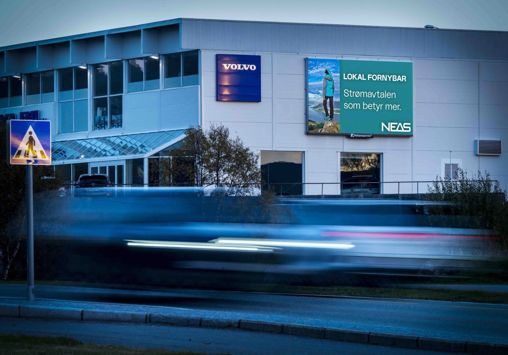 outdoor LED screen (P10) at Lystrup Fargehandel