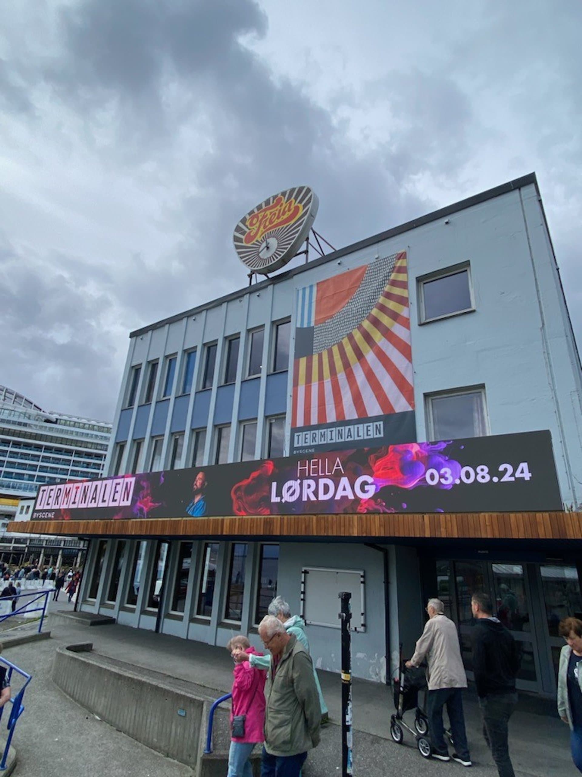 outdoor LED screen (P4) at Terminalen Byscene Ålesund