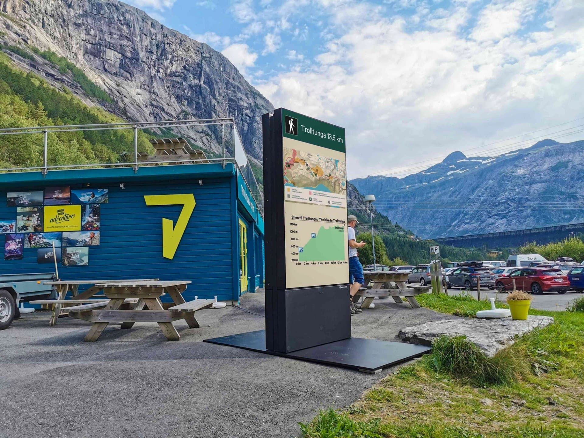 outdoor LED screen at Trolltunga AS